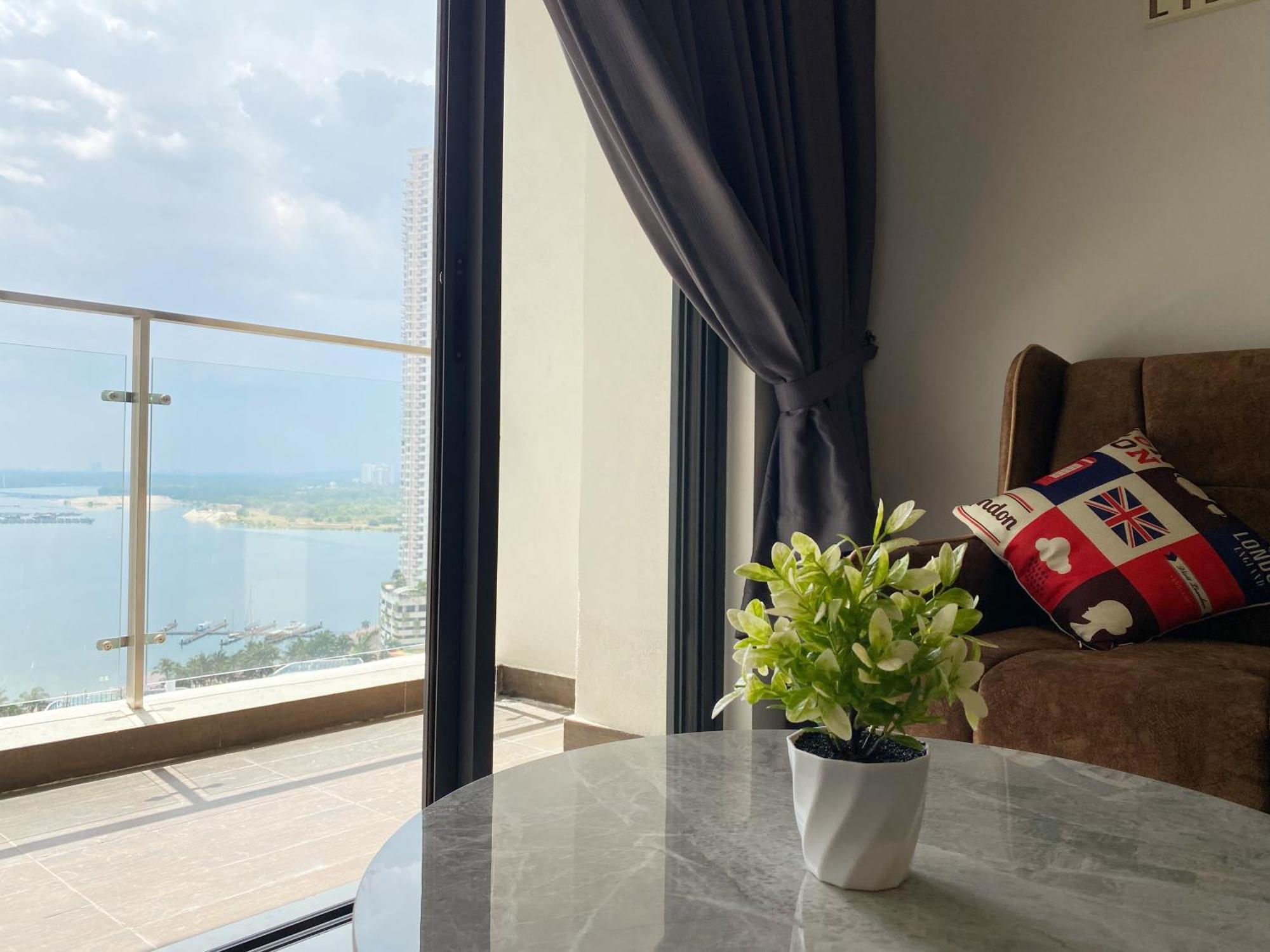 Scenic Country Garden Danga Bay By Lions Bay Apartment Джохор Бахру Стая снимка